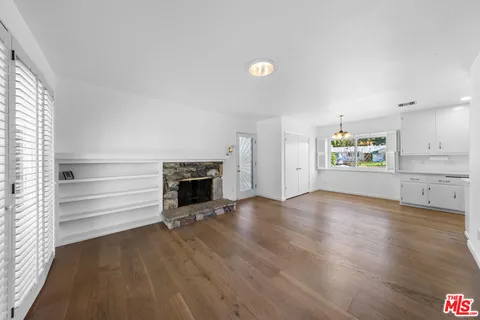 $1,295,000 | 9413 La Reina Place, Tujunga, CA 91042