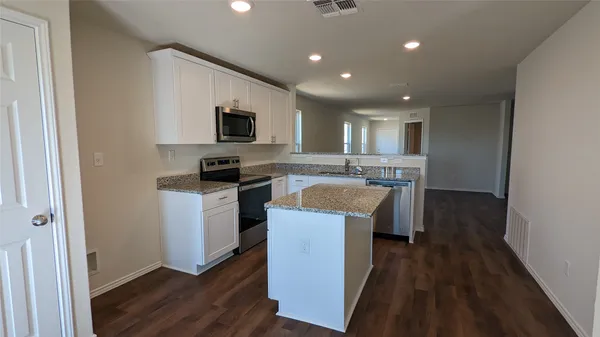 $1,695 | 521 Autumn Blaze, New Braunfels, TX 78130