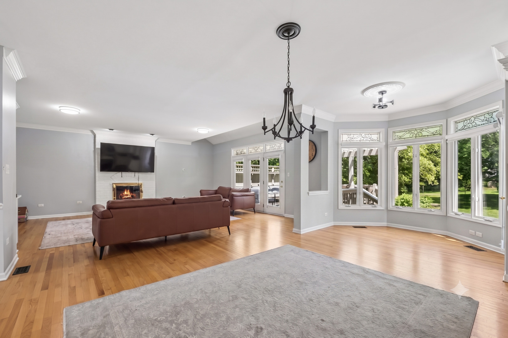 2207 Leverenz Road Naperville, IL 60564 - Photo 11 of 43