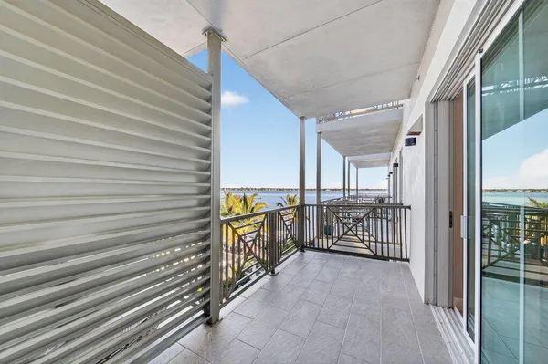 $4,200 | 41 Southwest Seminole Street, Unit 304, Stuart, FL 34994