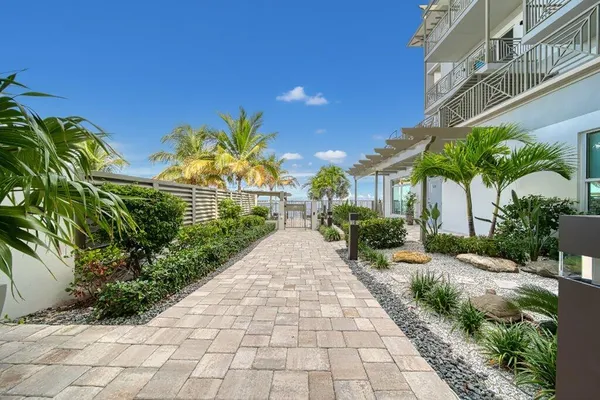 $4,200 | 41 Southwest Seminole Street, Unit 304, Stuart, FL 34994