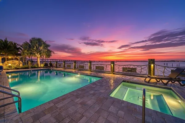 $4,200 | 41 Southwest Seminole Street, Unit 304, Stuart, FL 34994