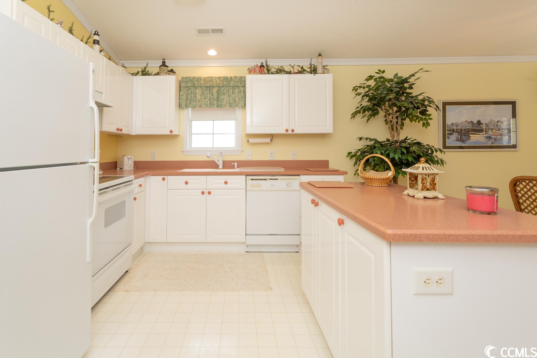 7950 Leeward Lane Murrells Inlet, SC 29576 - Photo 9 of 26 Gallery Image 9