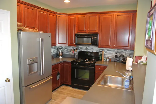 $3,400 | 88 Lyon Court, Jersey City, NJ 07305