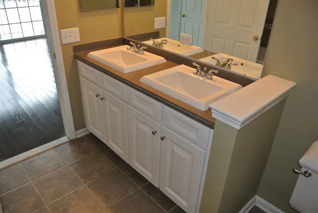 $3,400 | 88 Lyon Court, Jersey City, NJ 07305