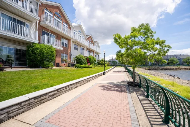 $3,400 | 88 Lyon Court, Jersey City, NJ 07305