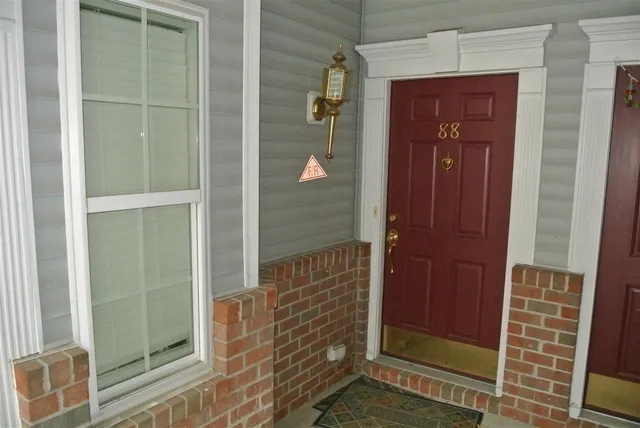 $3,400 | 88 Lyon Court, Jersey City, NJ 07305