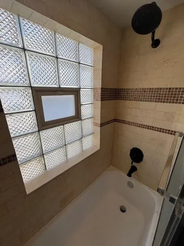 $3,295 | 1533 Dempster Street, Evanston, IL 60201