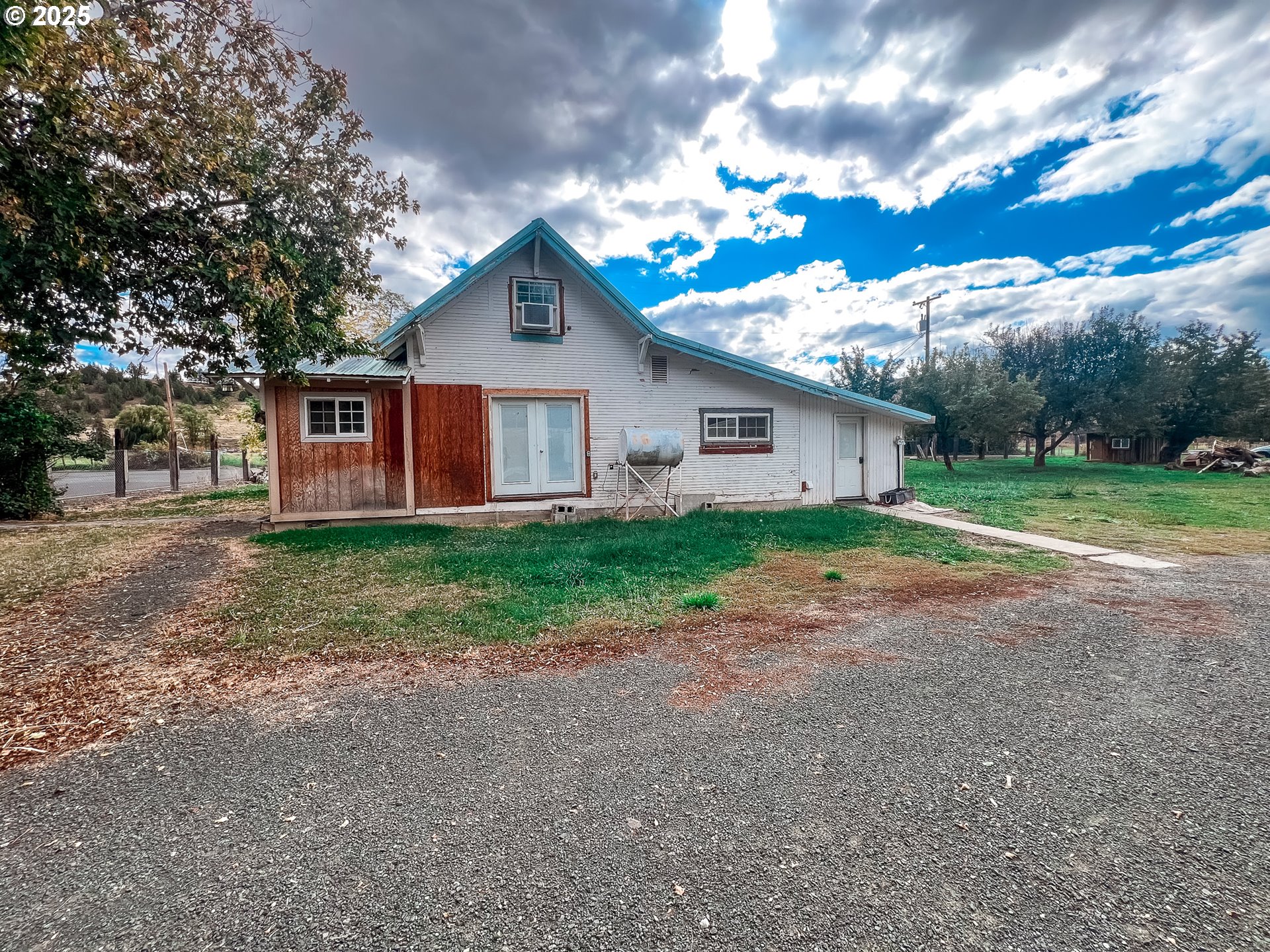 809 Ingle Street Mount Vernon, OR 97865 - Photo 2 of 34
