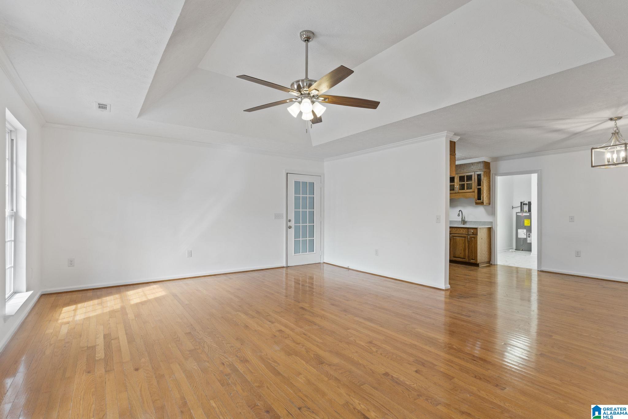 615 Maple Street Clanton, AL 35045 - Photo 2 of 47
