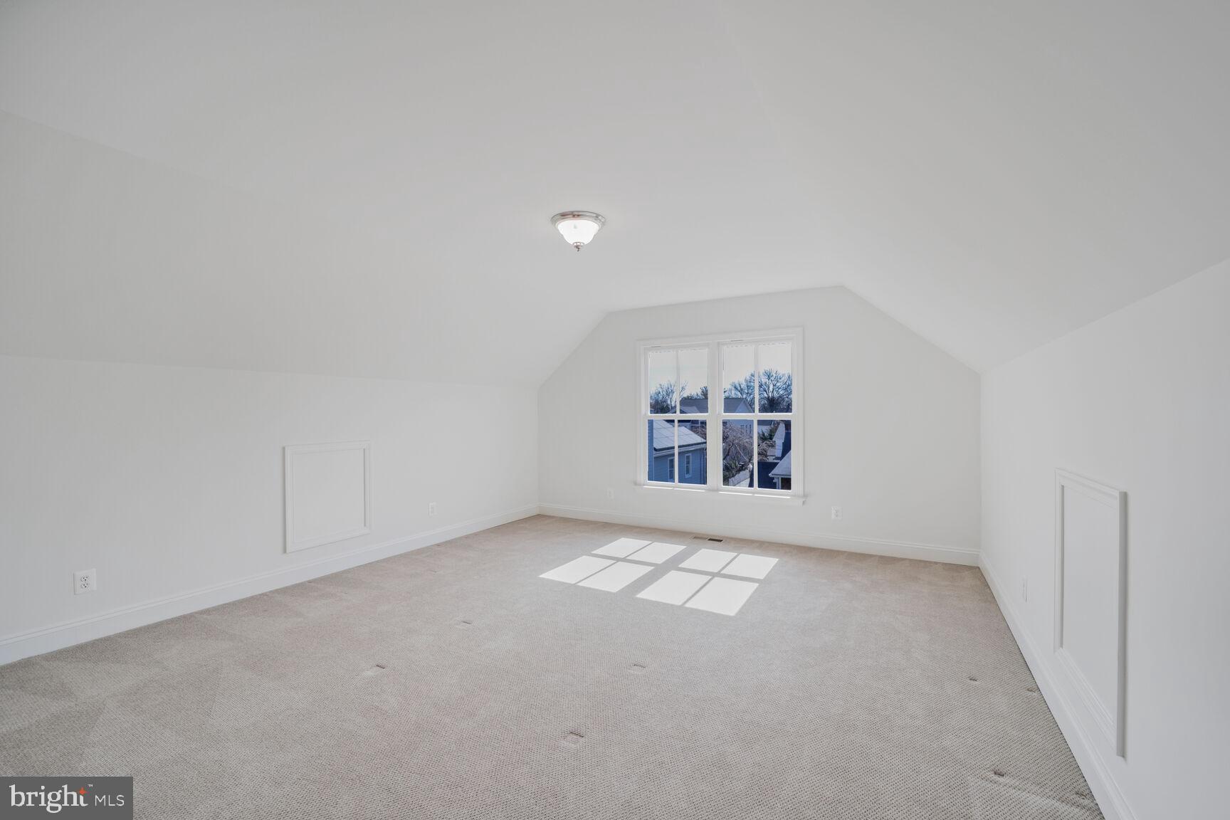 4814 25th Road North Arlington, VA 22207 - Photo 32 of 45 an empty room with windows