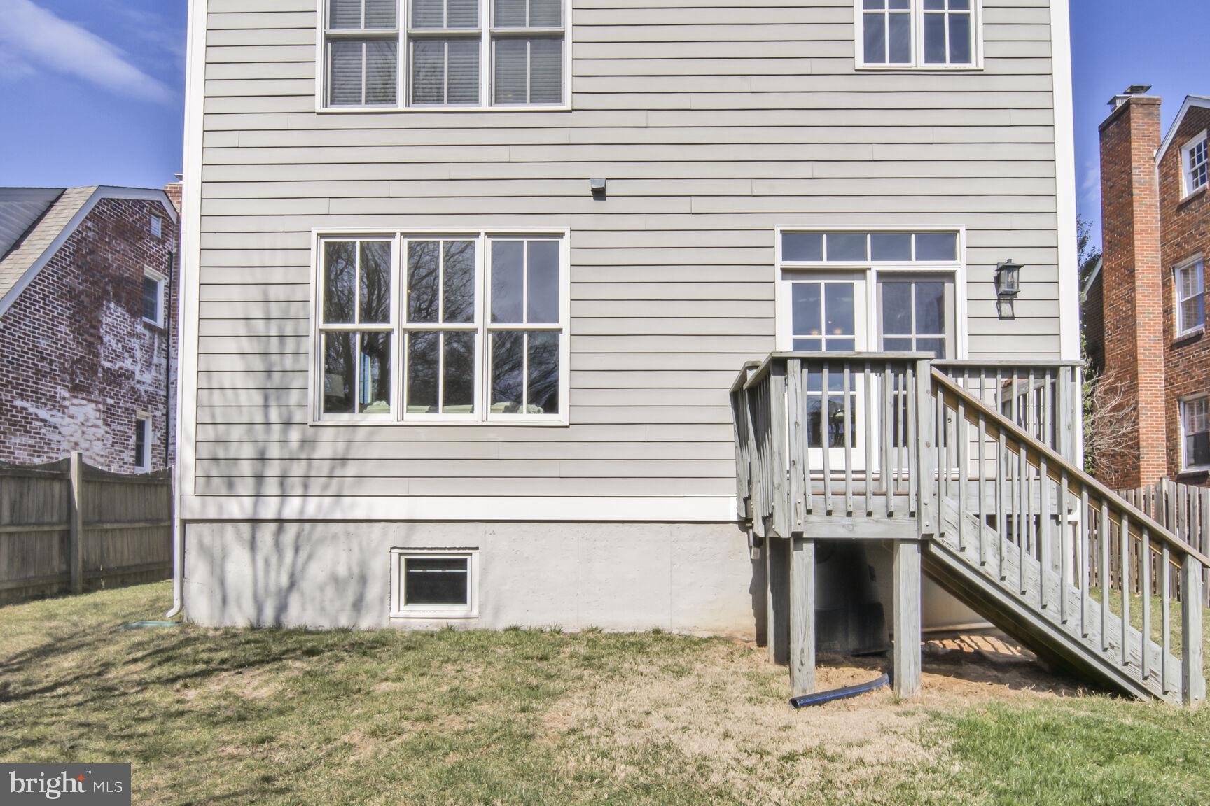 4814 25th Road North Arlington, VA 22207 - Photo 40 of 45 a view of a house with wooden fence