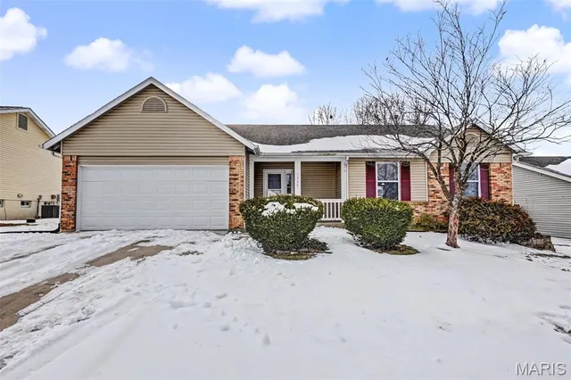 $299,900 | 1326 Pegasus Trail, St. Peters, MO 63376