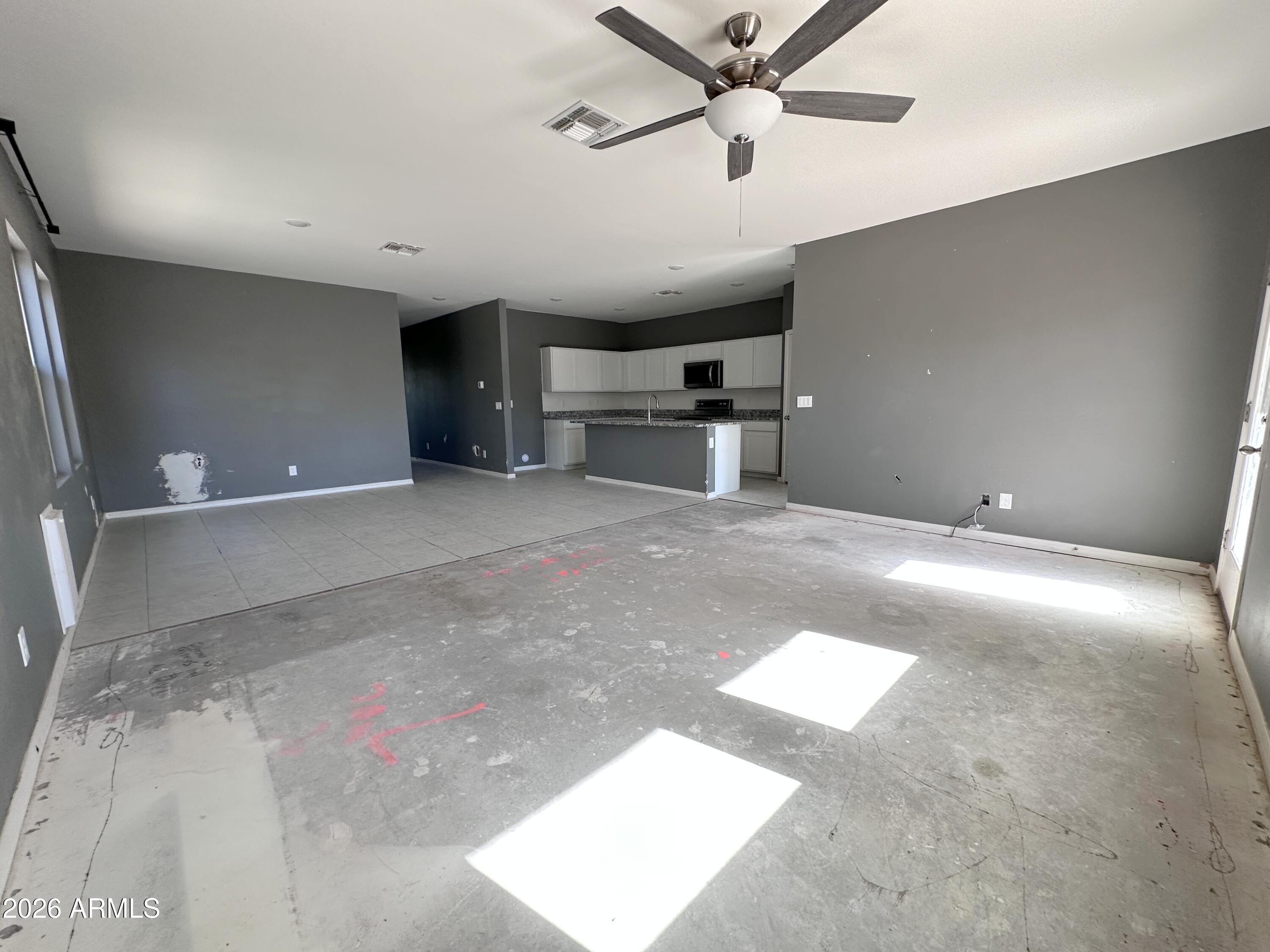 6085 East Athena Road Florence, AZ 85132 - Photo 12 of 46 Living room