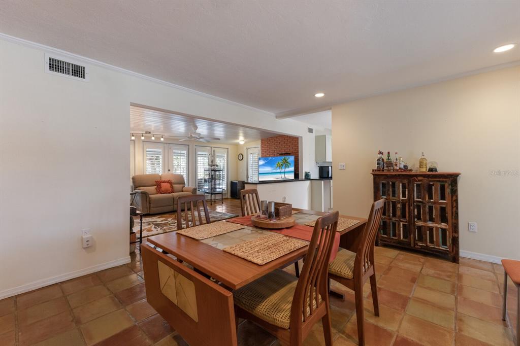 2723 59th Street Sarasota, FL 34243 - Photo 15 of 75