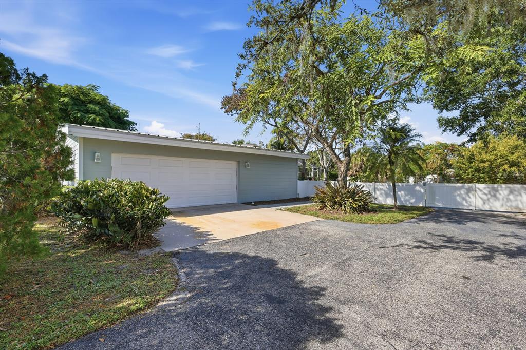 2723 59th Street Sarasota, FL 34243 - Photo 46 of 75