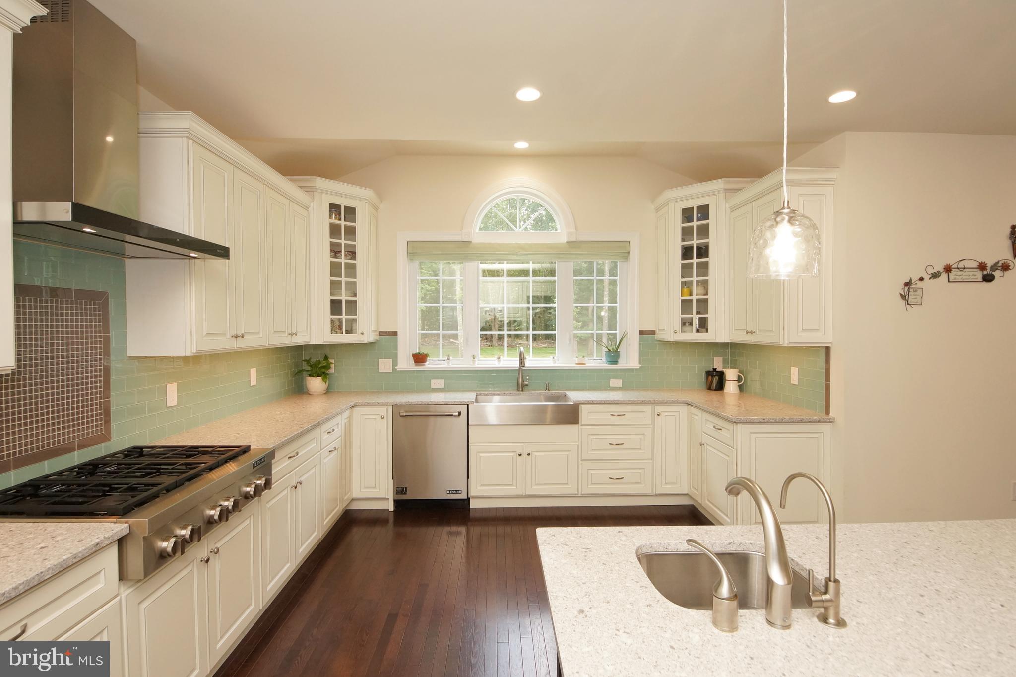 5 Harness Court Cream Ridge, NJ 08514 - Photo 27 of 71 Top of the line Gourmet Palladium kitchen