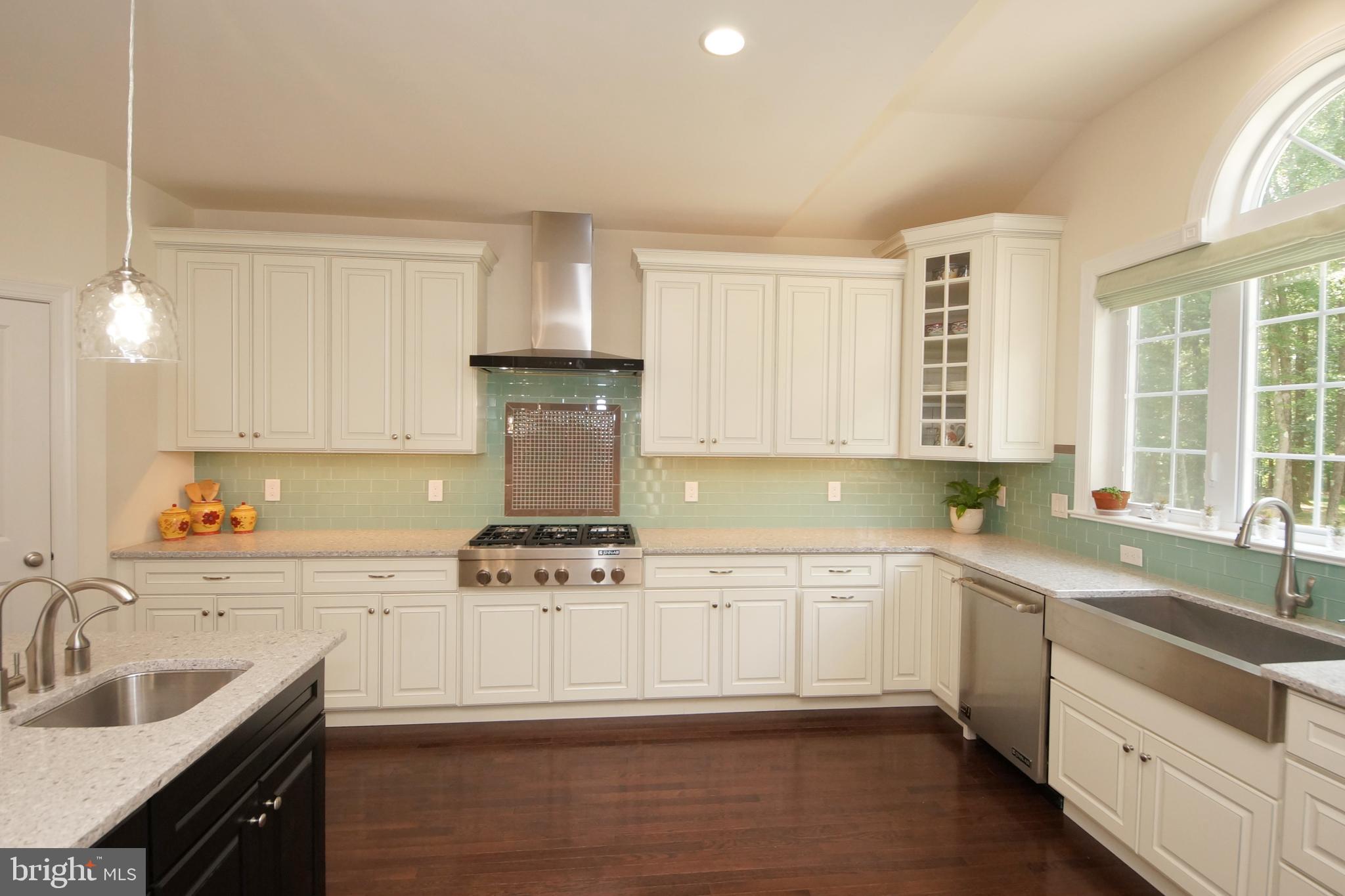 5 Harness Court Cream Ridge, NJ 08514 - Photo 28 of 71 Center island w/sink with abundant space