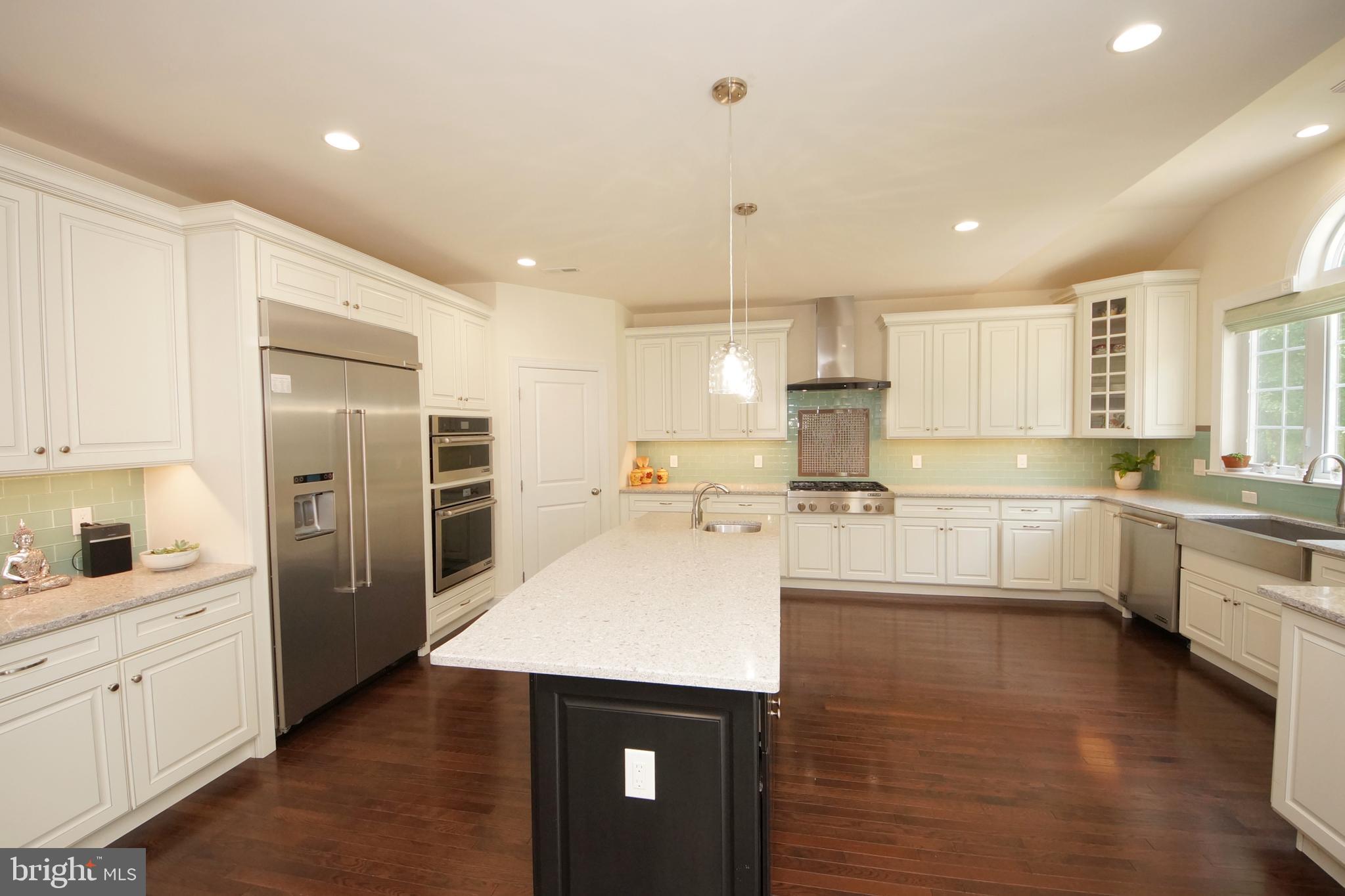 5 Harness Court Cream Ridge, NJ 08514 - Photo 34 of 71 Stunning Palladium kitchen with beautiful cabinets