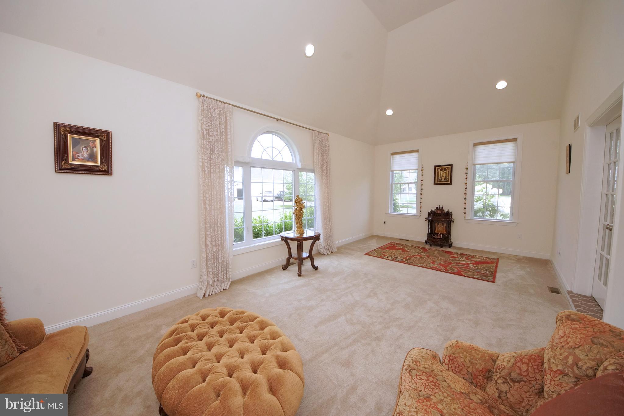 5 Harness Court Cream Ridge, NJ 08514 - Photo 43 of 71 Conservatory w/palladium window & coffered ceiling