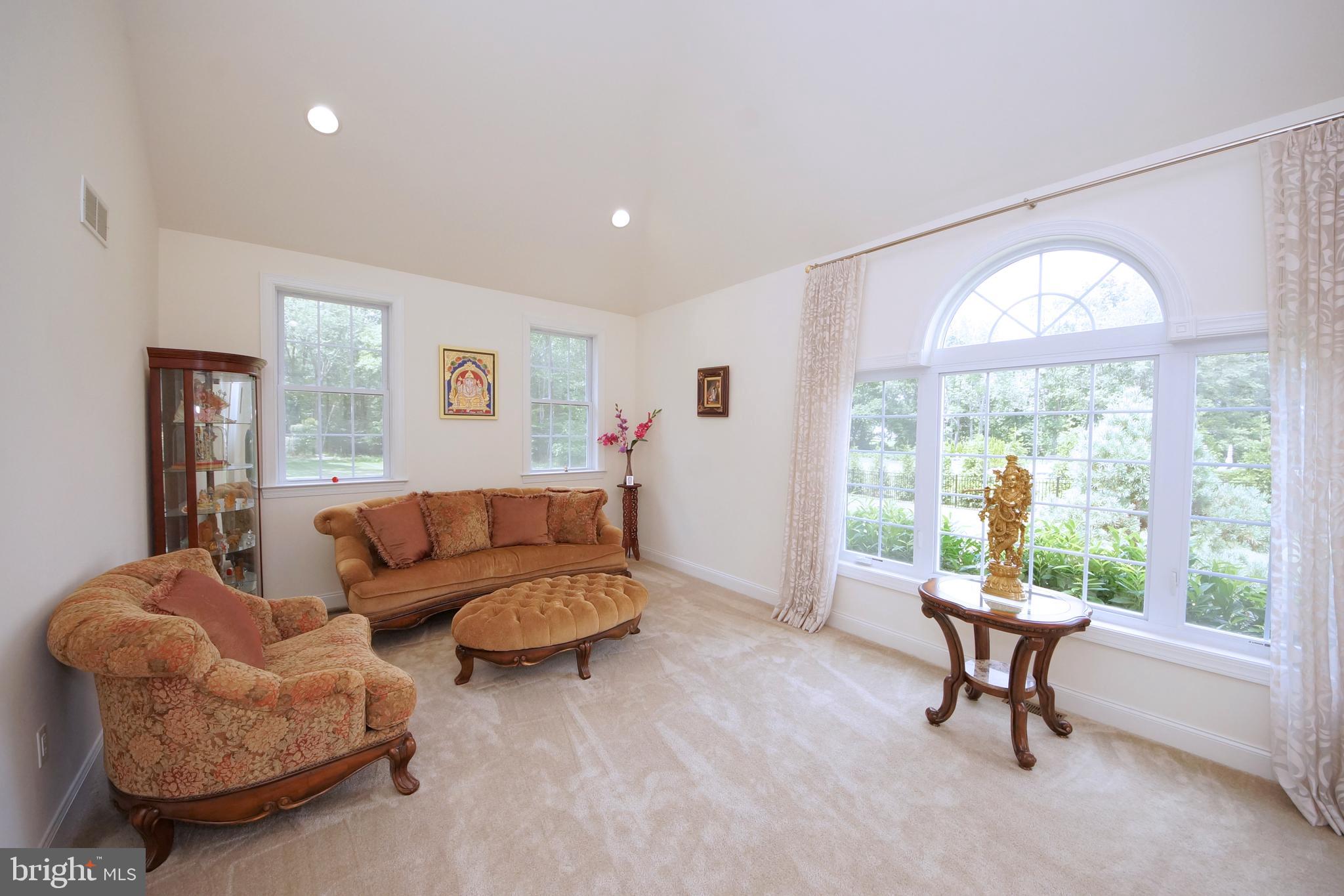 5 Harness Court Cream Ridge, NJ 08514 - Photo 45 of 71 Bright & Sunny conservatory w/recessed lights