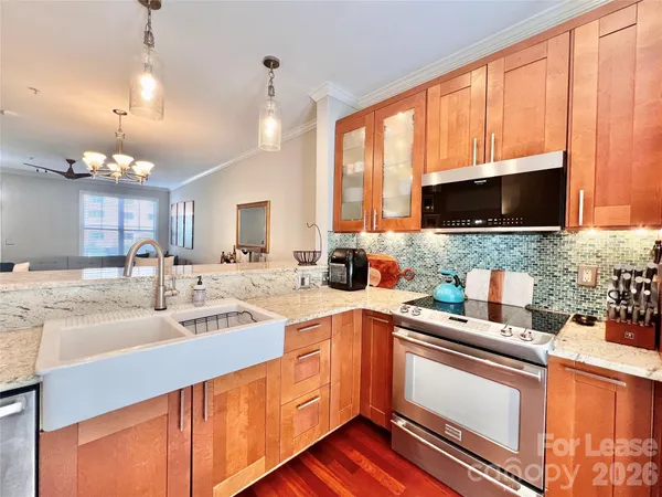 $2,890 | 833 West 4th Street, Charlotte, NC 28202