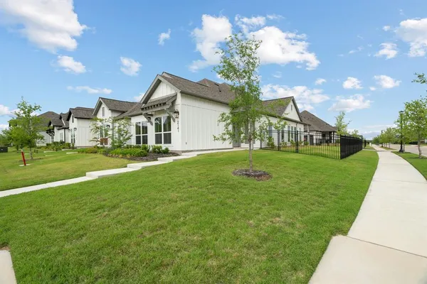 $425,000 | 2141 Eastus Lane, Fort Worth, TX 76008