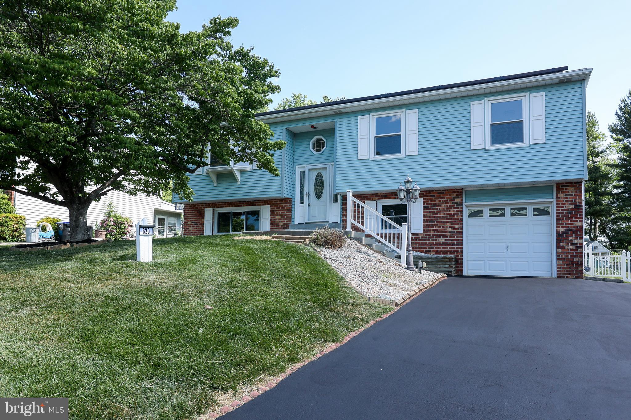 620 Haudie Ann Road Upper Chichester, PA 19061 - Photo 2 of 34