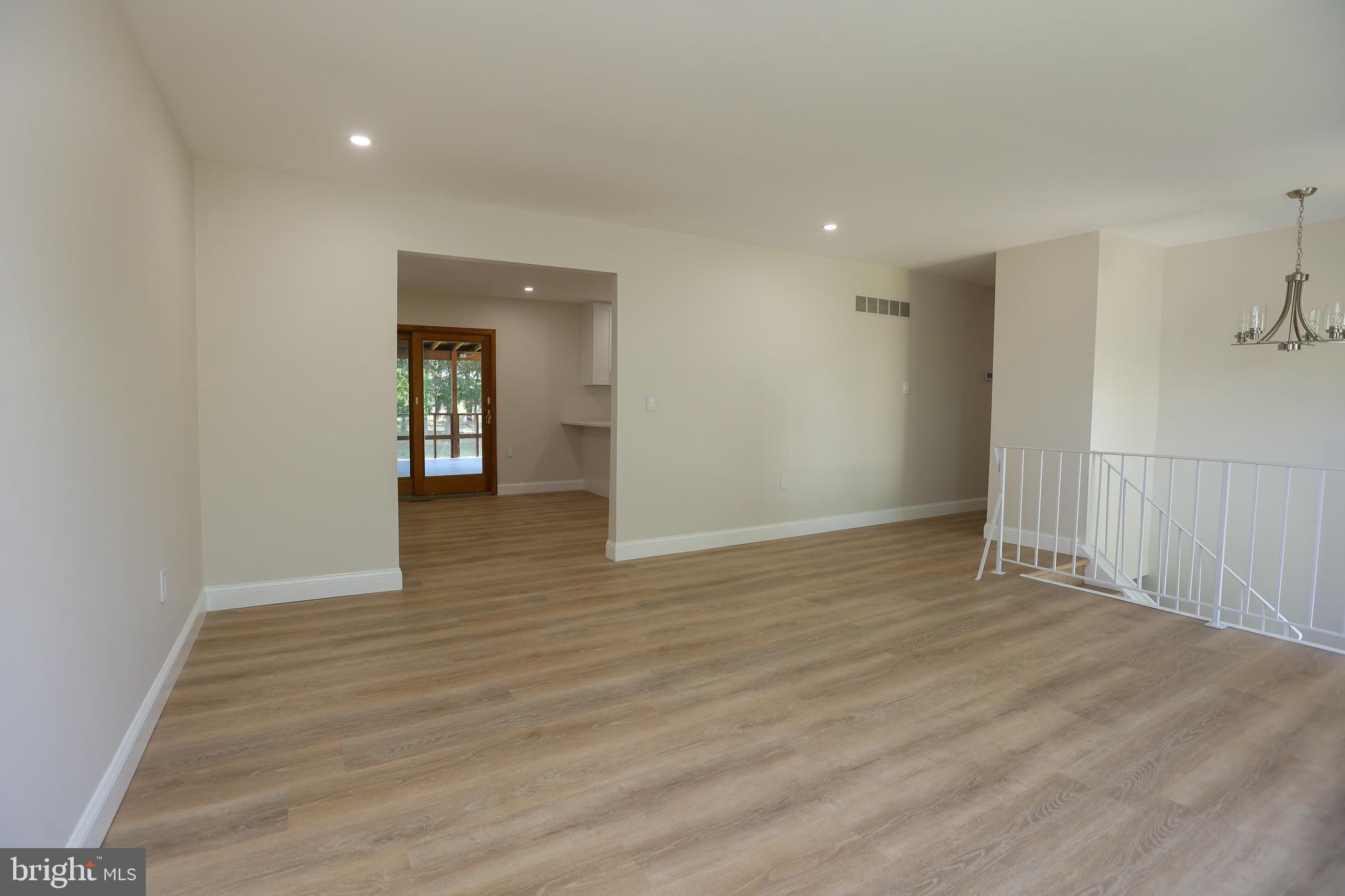620 Haudie Ann Road Upper Chichester, PA 19061 - Photo 3 of 34