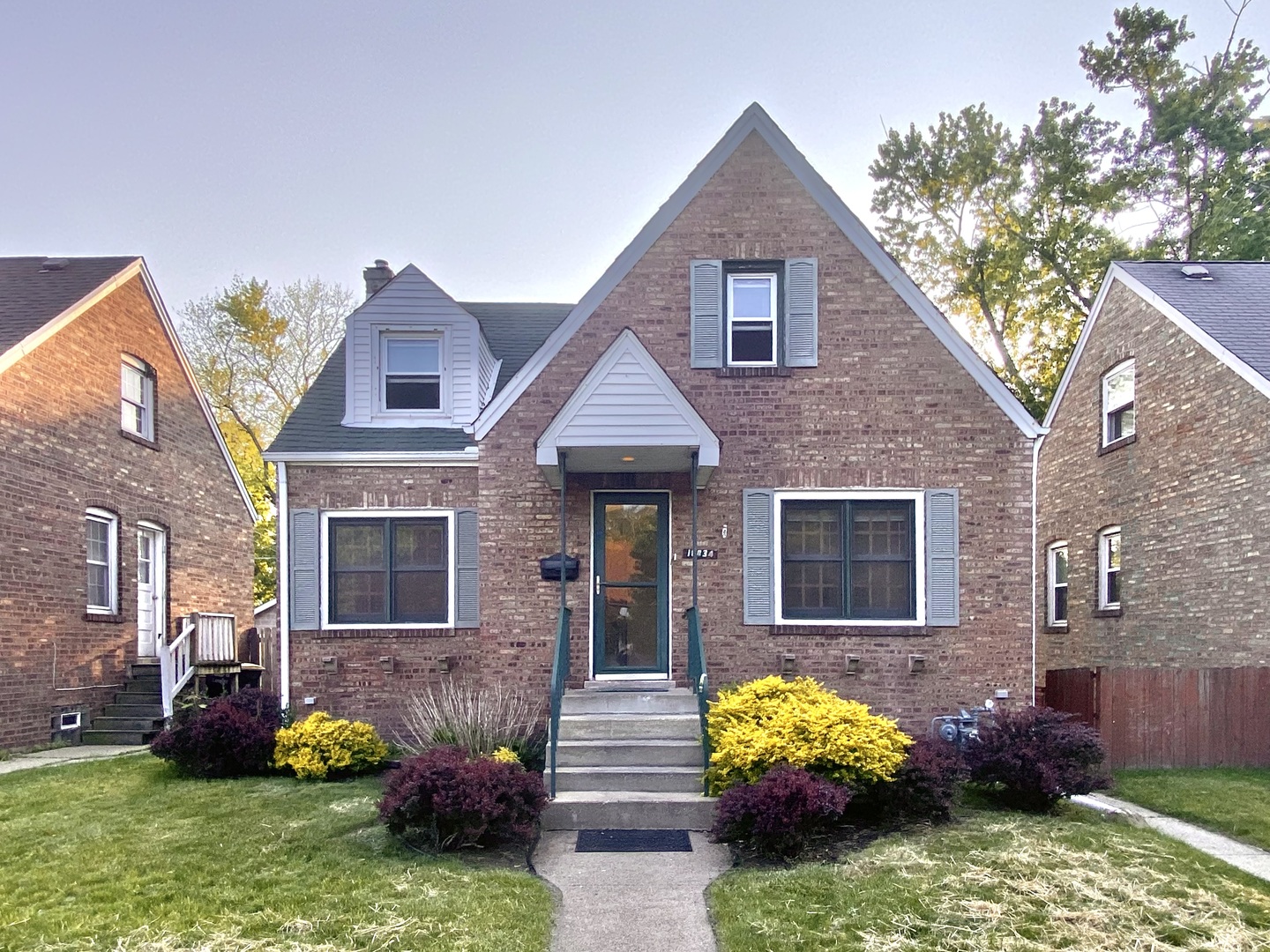 18034 Ridgewood Avenue Lansing, IL 60438 - Photo 1 of 35