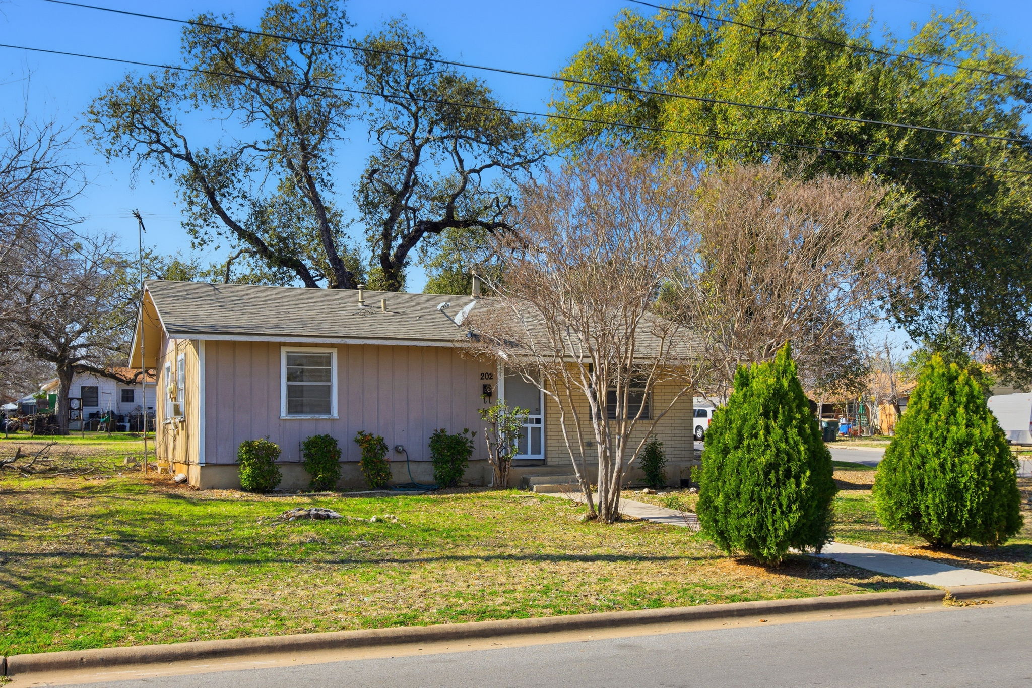 202 Forest Street Georgetown, TX 78626 - Photo 1 of 36