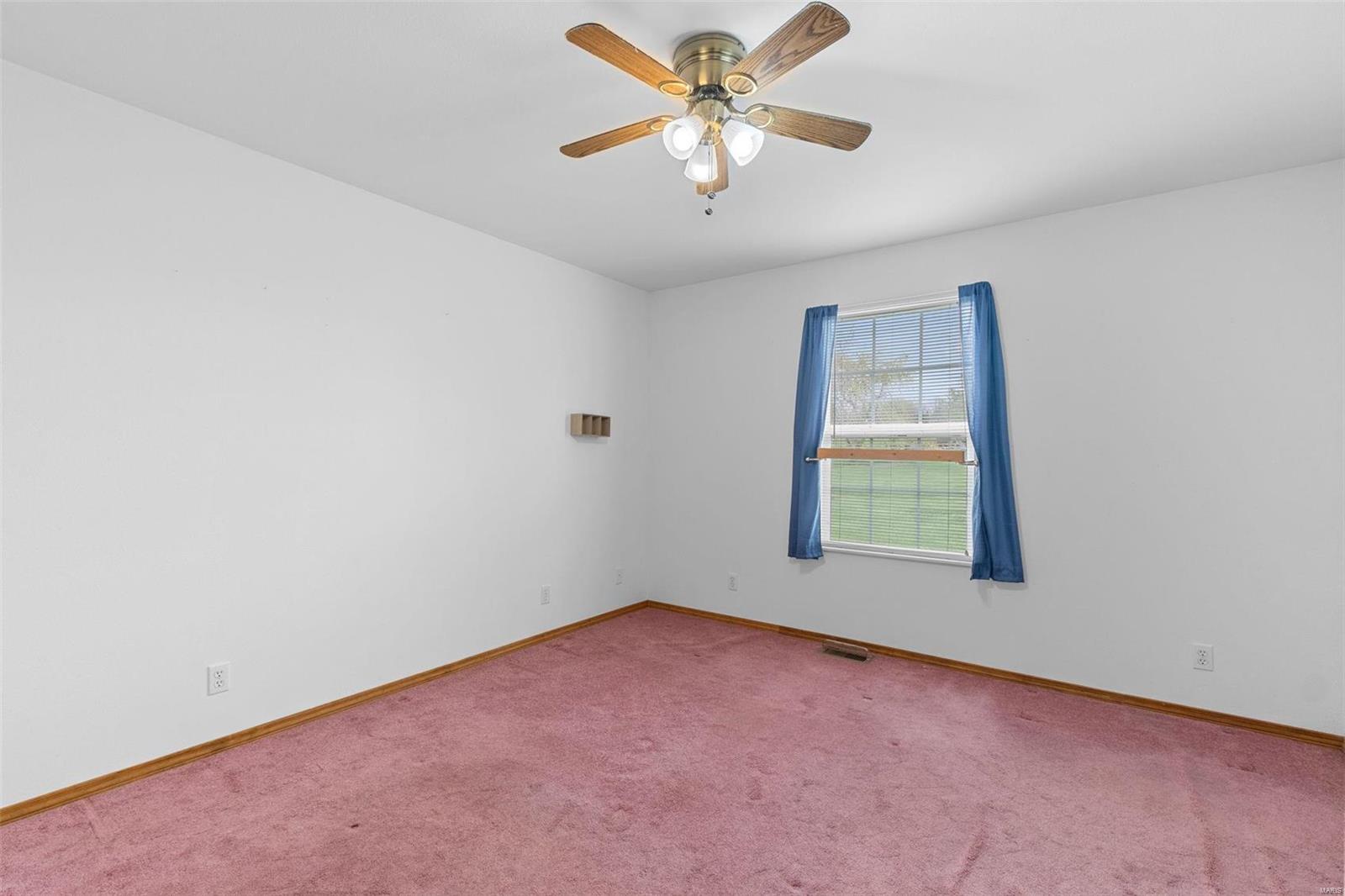 2414 Motel Road Highland, IL 62249 - Photo 14 of 33