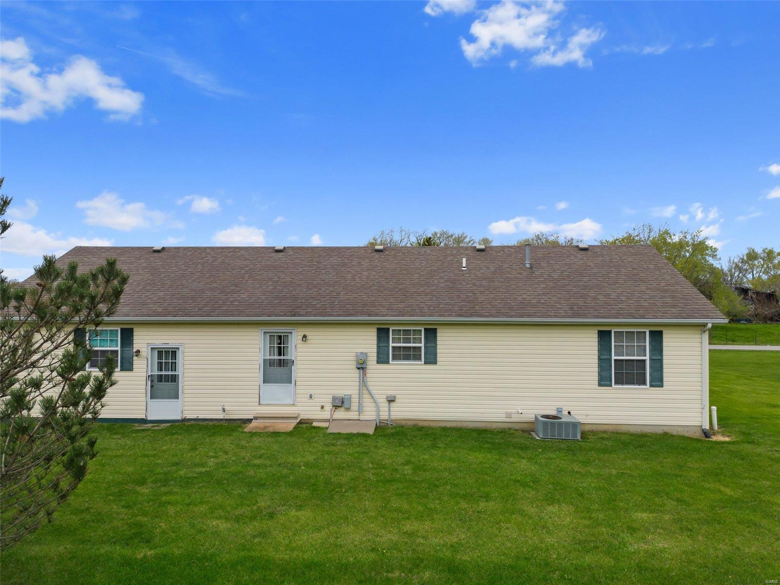 2414 Motel Road Highland, IL 62249 - Photo 23 of 33