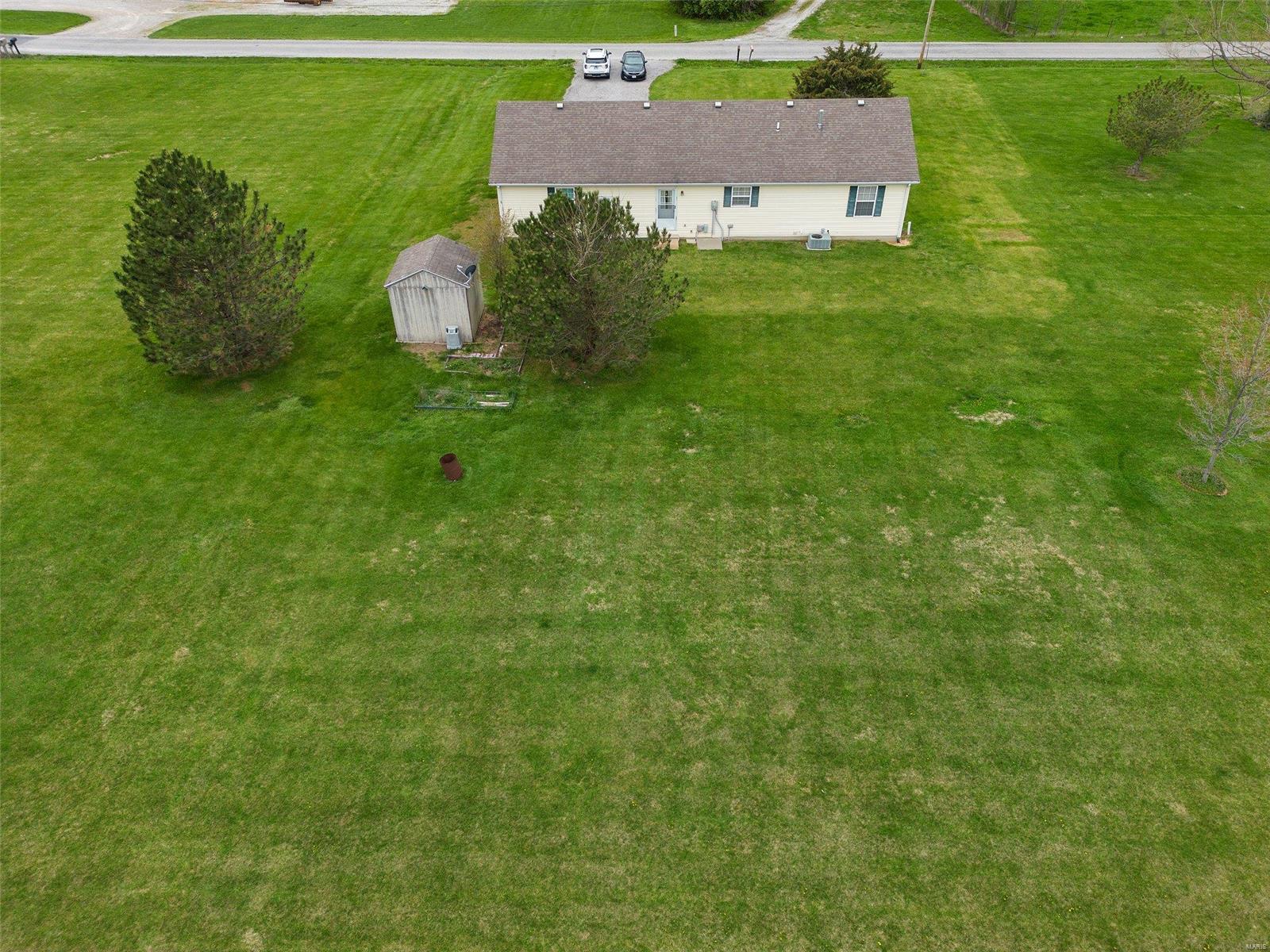 2414 Motel Road Highland, IL 62249 - Photo 26 of 33