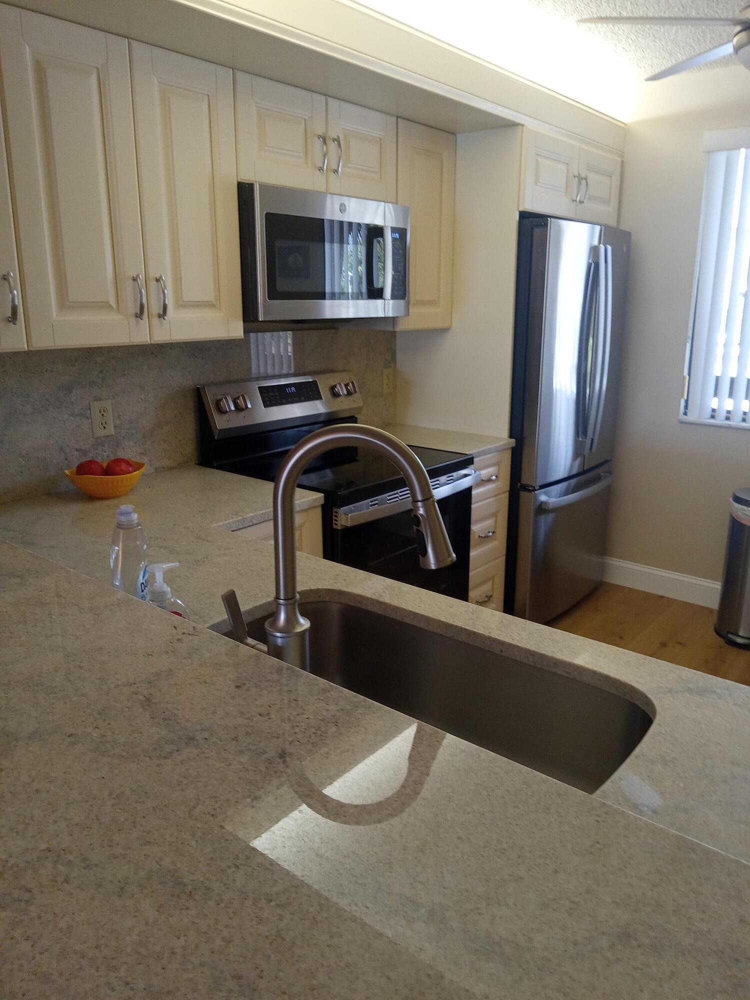 2601 Marina Isle Way, Unit 205 Jupiter, FL 33477 - Photo 8 of 24 20250328_111945