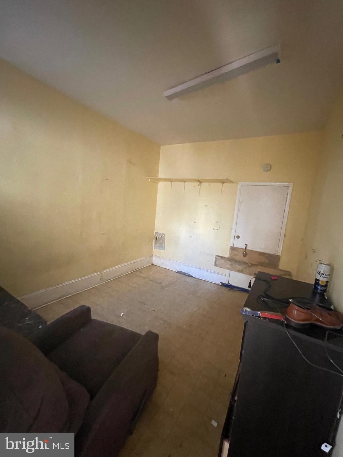 727 Snyder Avenue Philadelphia, PA 19148 - Photo 3 of 11 Gallery Image 3