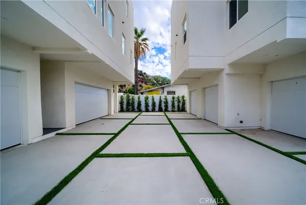 $4,950 | 257 South Ave 54, Unit 1/4, Los Angeles, CA 90042