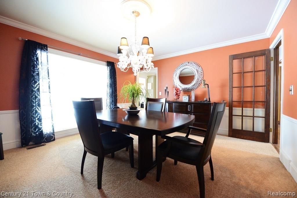 724 Stanford Circle Rochester, MI 48309 - Photo 5 of 50 Dining Room 4.jpg