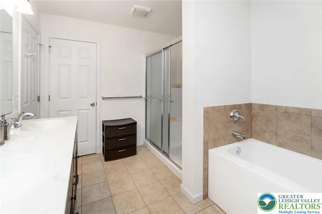 $415,000 | 977 South Fork Drive, Easton, PA 18040