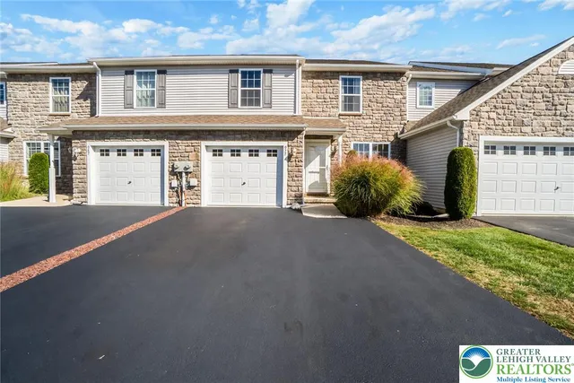 $415,000 | 977 South Fork Drive, Easton, PA 18040