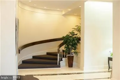 $2,200 | 5300 Holmes Run Parkway, Unit 617, Alexandria, VA 22304