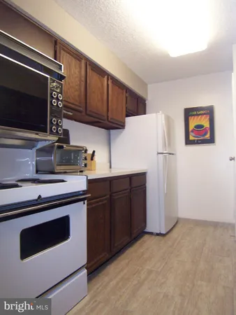 $2,200 | 5300 Holmes Run Parkway, Unit 617, Alexandria, VA 22304
