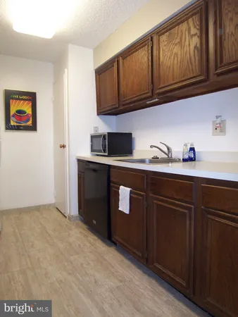 $2,200 | 5300 Holmes Run Parkway, Unit 617, Alexandria, VA 22304