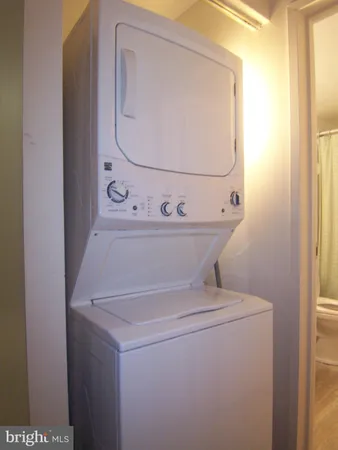 $2,200 | 5300 Holmes Run Parkway, Unit 617, Alexandria, VA 22304