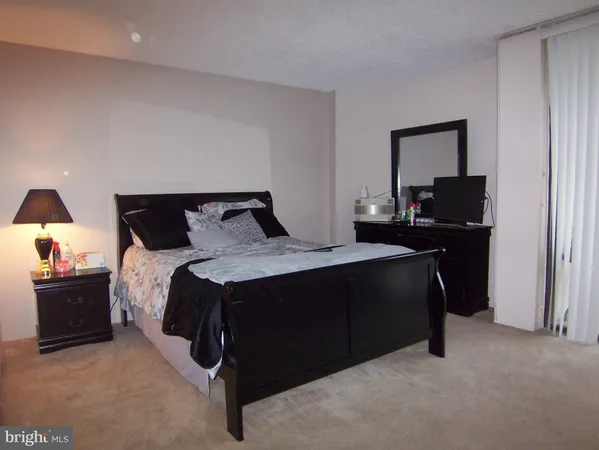 $2,200 | 5300 Holmes Run Parkway, Unit 617, Alexandria, VA 22304