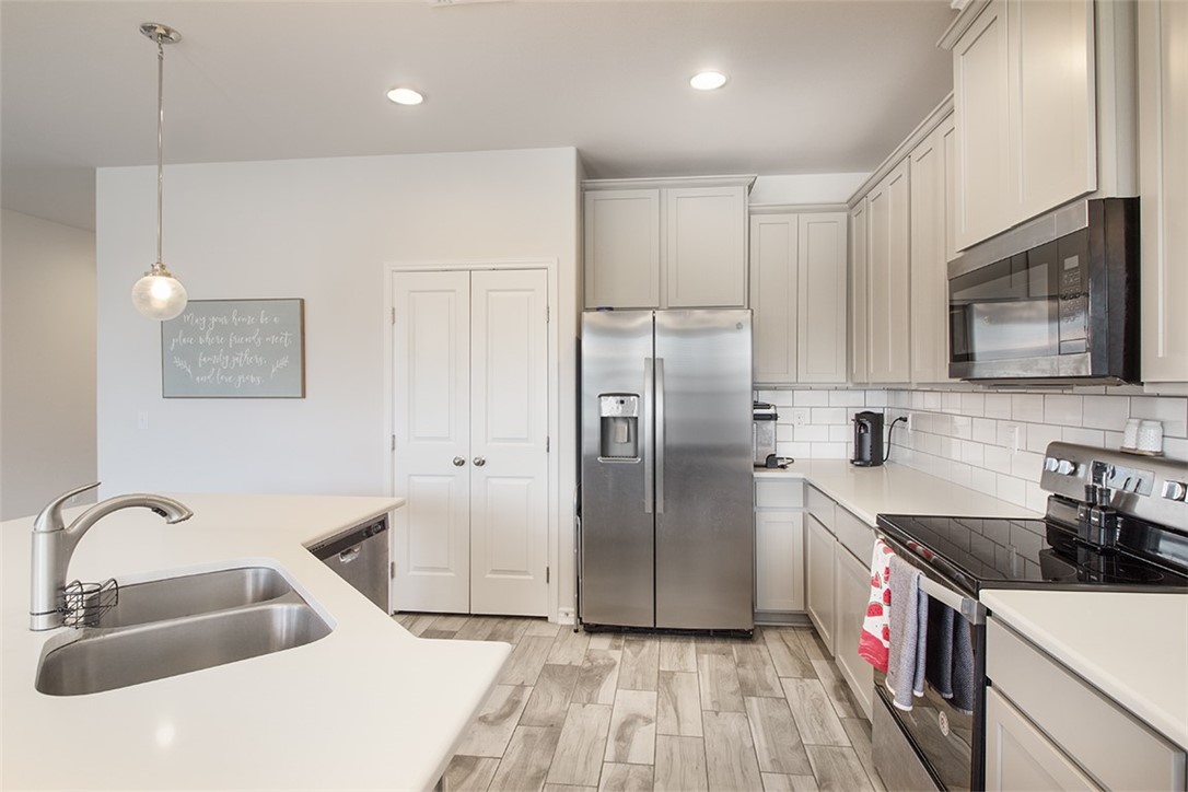 1012 Ocean Breeze Portland, TX 78374 - Photo 11 of 31