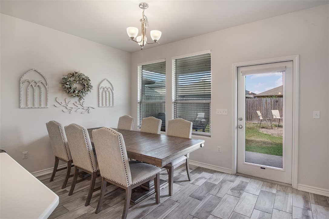 1012 Ocean Breeze Portland, TX 78374 - Photo 15 of 31