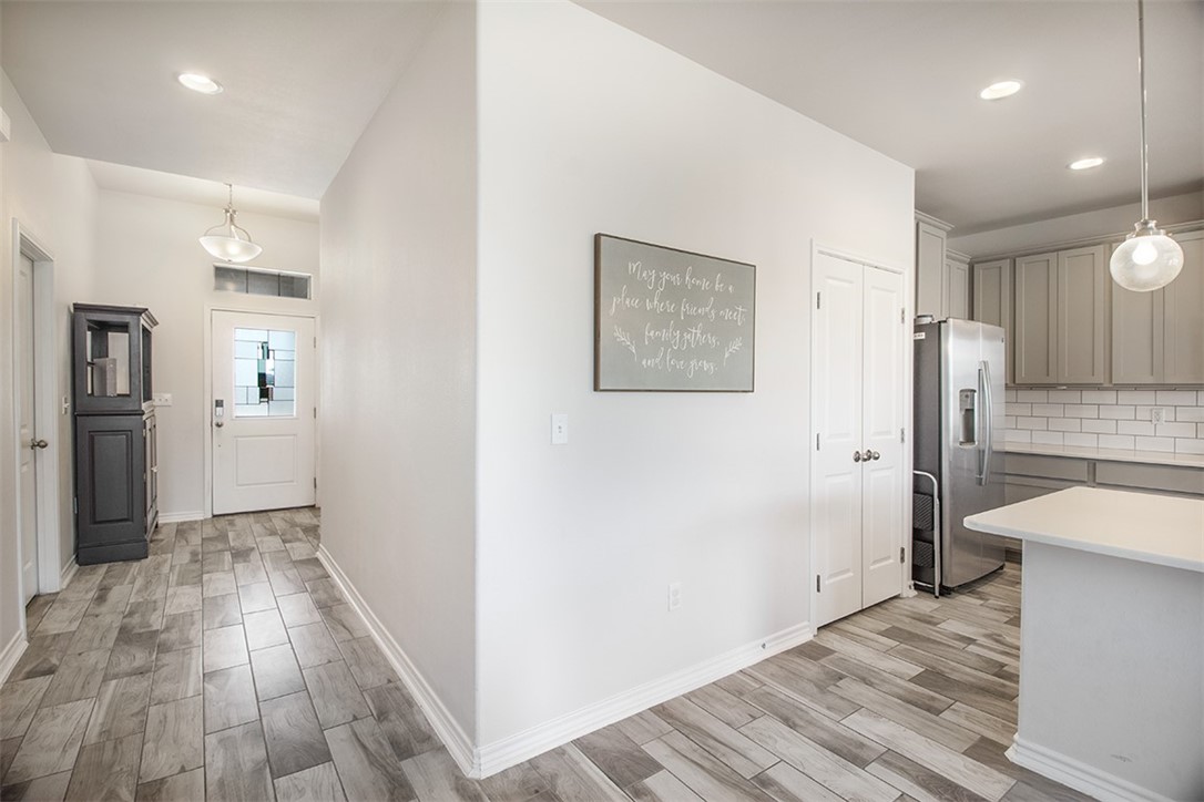 1012 Ocean Breeze Portland, TX 78374 - Photo 8 of 31