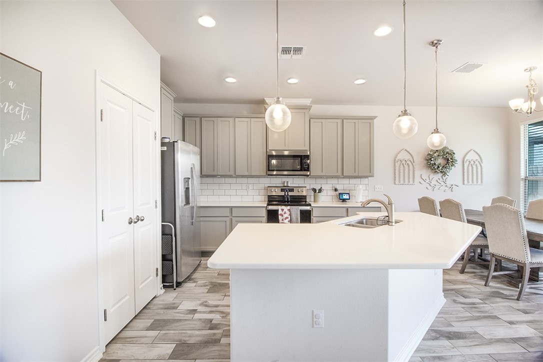 1012 Ocean Breeze Portland, TX 78374 - Photo 9 of 31