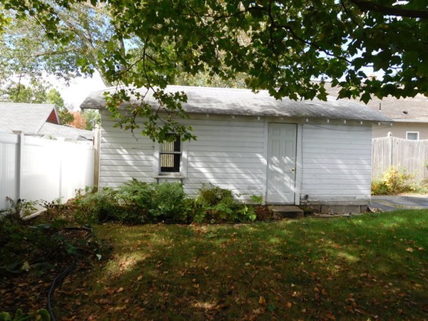 58 Lorimer Street Springfield, MA 01151 - Photo 6 of 26 Gallery Image 6